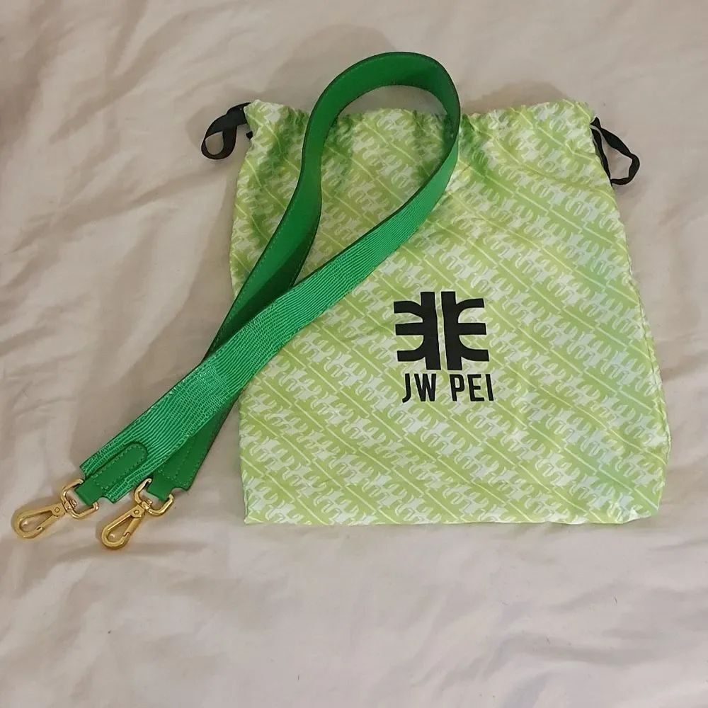 JW PEI Green Lizard Embrossed Crossbody Strap And Dust Bag Vegan Leather Chic